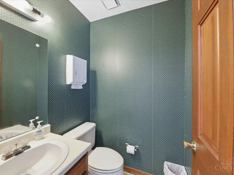 136 N Breiel Boulevard, Middletown, OH 45042 Photo 25