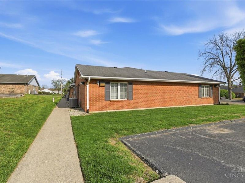 136 N Breiel Boulevard, Middletown, OH 45042 Photo 6