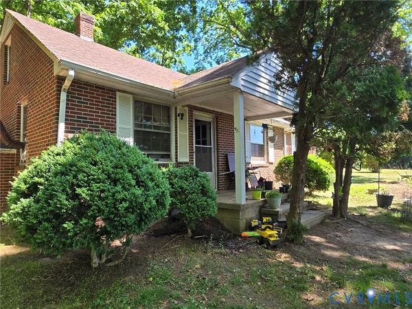 586 Hardtimes Road , Farmville, VA 23901