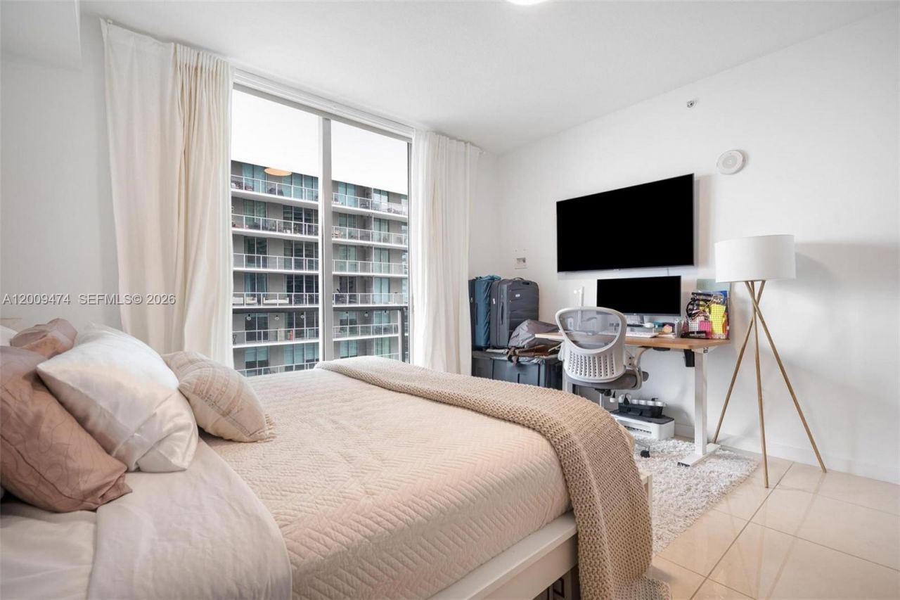 79 SW 12th St , Unit 2908-S, Miami, FL 33130 Photo