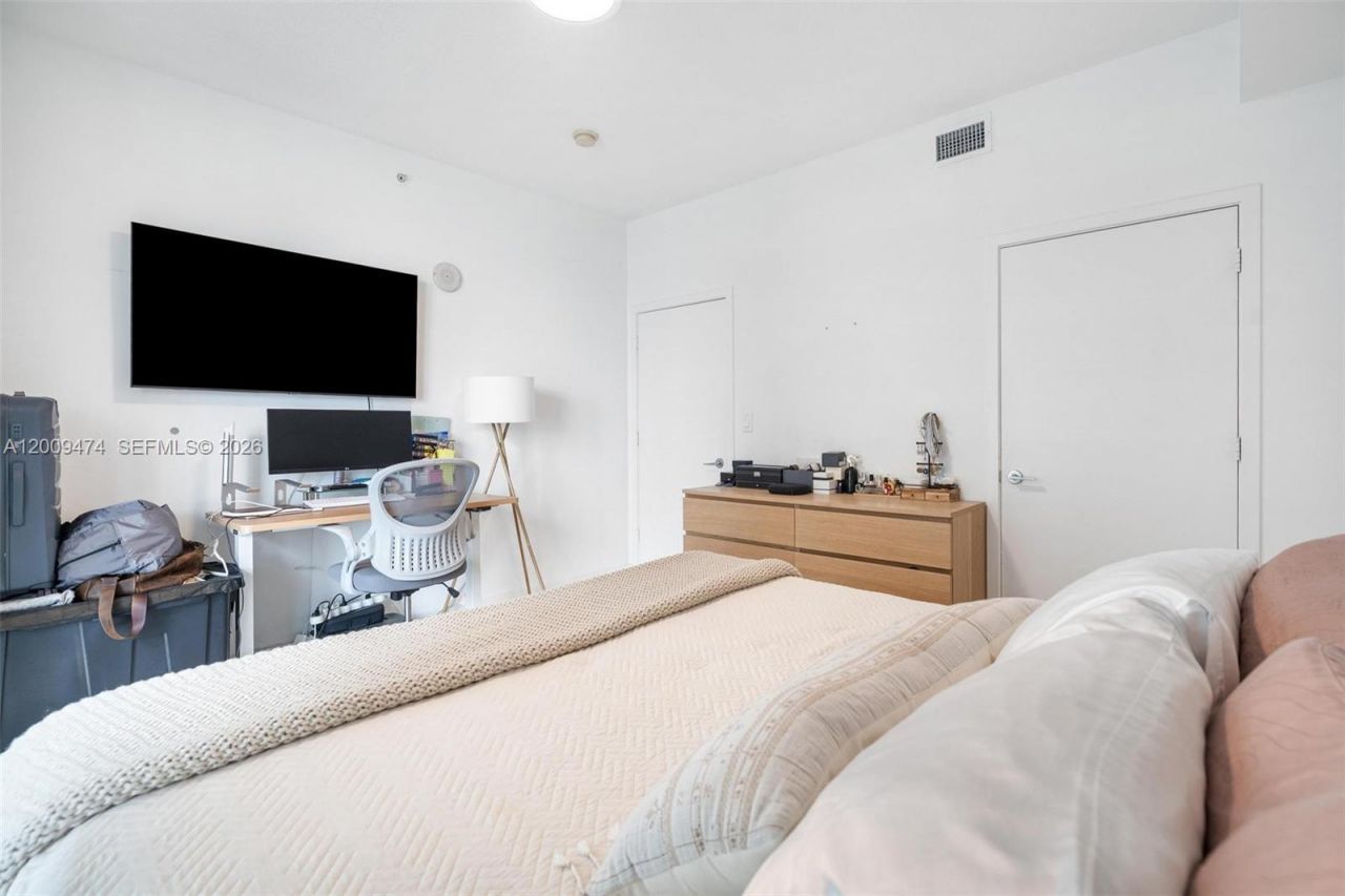 79 SW 12th St , Unit 2908-S, Miami, FL 33130 Photo