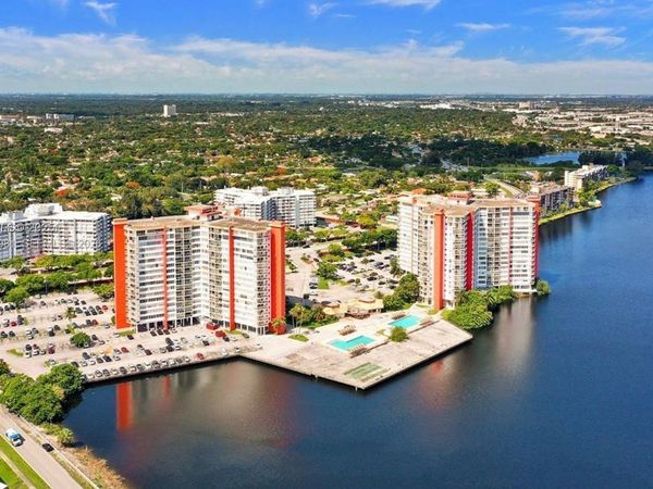 1351 NE Miami Gardens Dr, Unit 712E, Miami, FL 33179