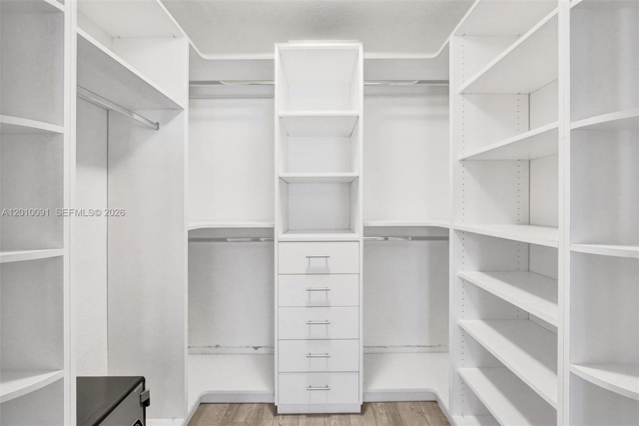 1146 NE 17th Ter, Unit 1146, Fort Lauderdale, FL 33304 Photo
