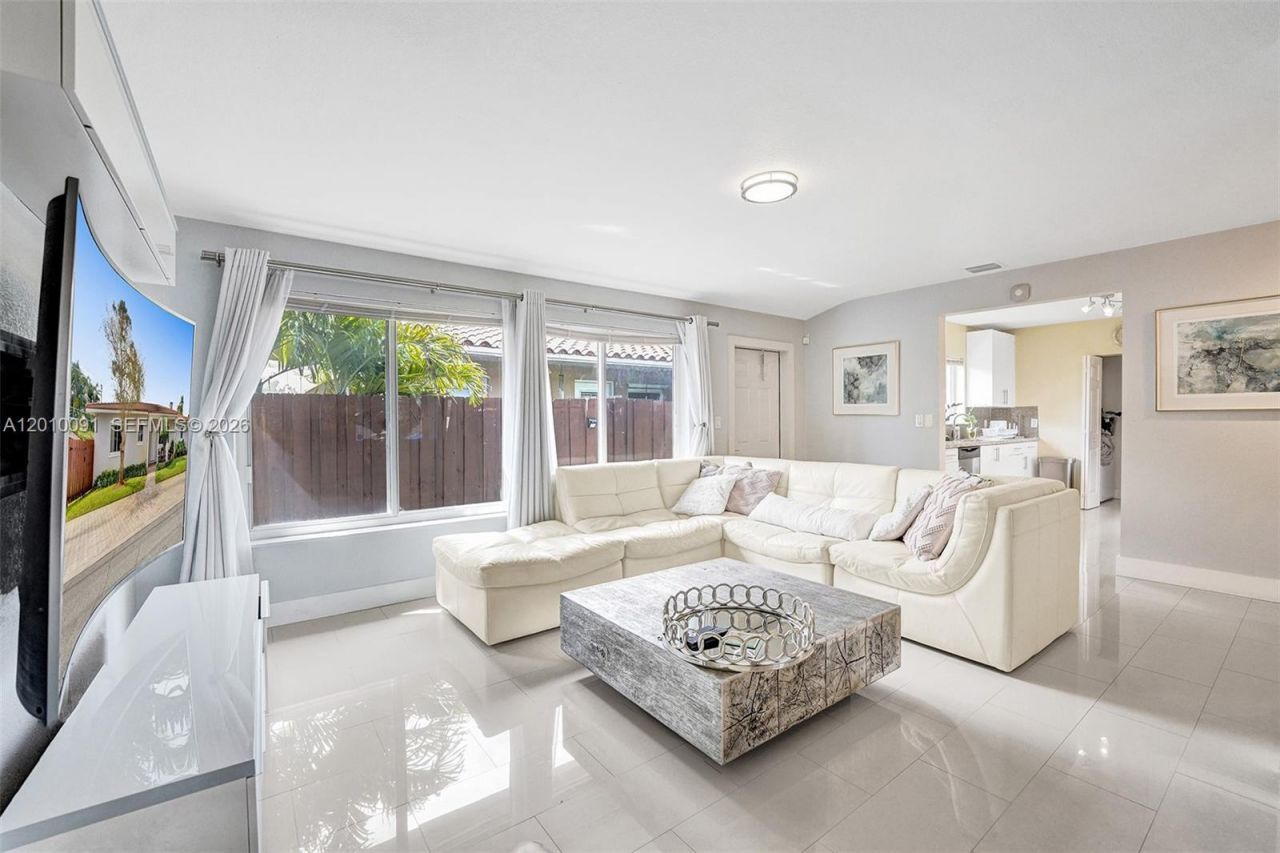 1146 NE 17th Ter, Unit 1146, Fort Lauderdale, FL 33304 Photo