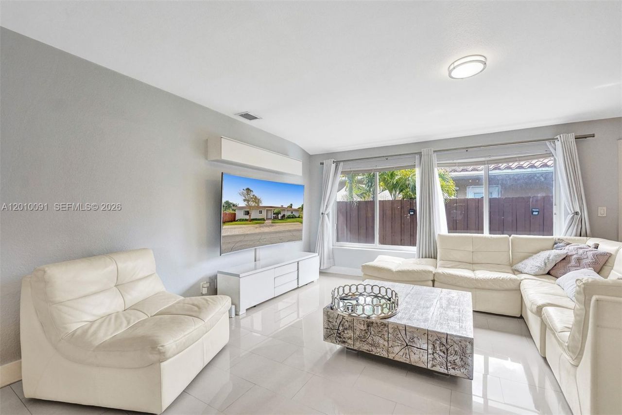 1146 NE 17th Ter, Unit 1146, Fort Lauderdale, FL 33304 Photo