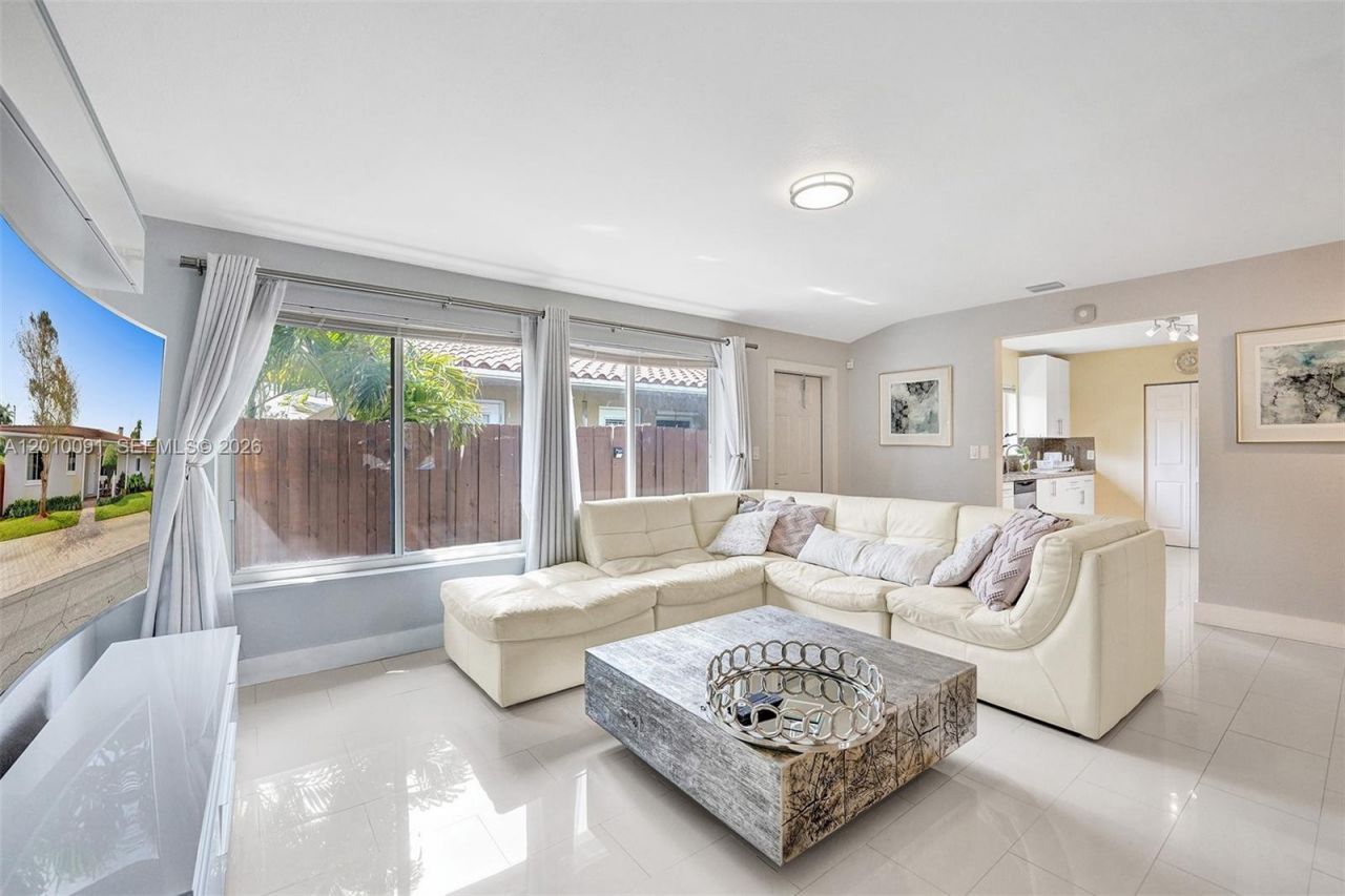 1146 NE 17th Ter, Unit 1146, Fort Lauderdale, FL 33304 Photo