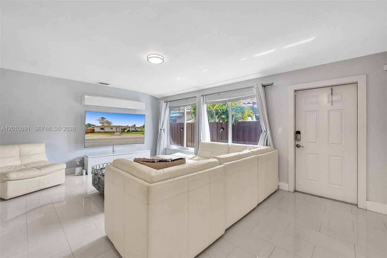 1146 NE 17th Ter, Unit 1146, Fort Lauderdale, FL 33304 Photo