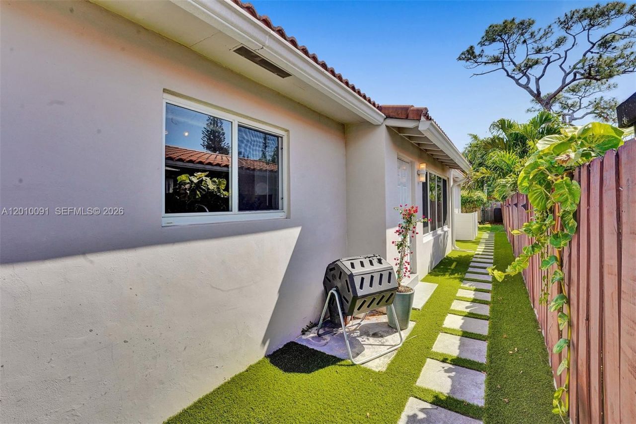 1146 NE 17th Ter, Unit 1146, Fort Lauderdale, FL 33304 Photo