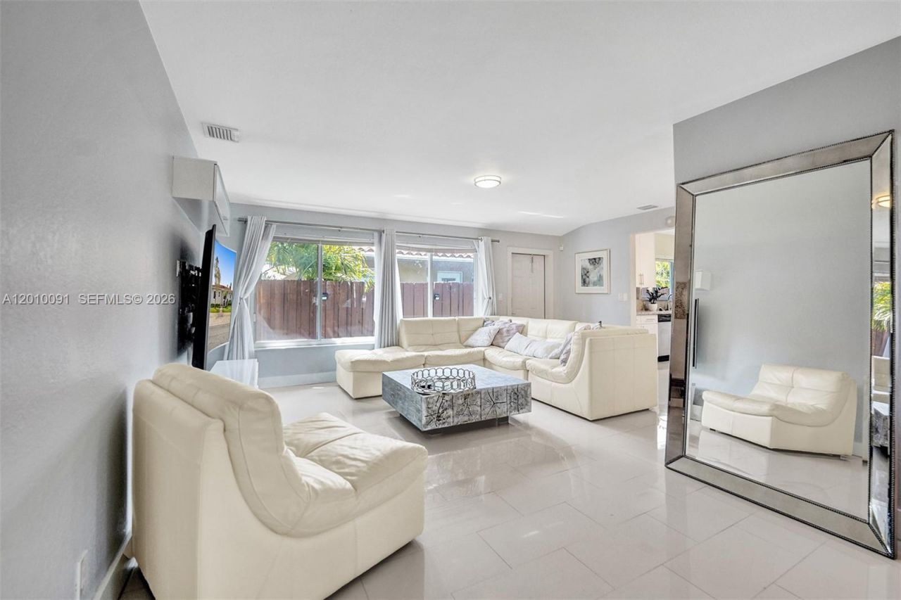 1146 NE 17th Ter, Unit 1146, Fort Lauderdale, FL 33304 Photo