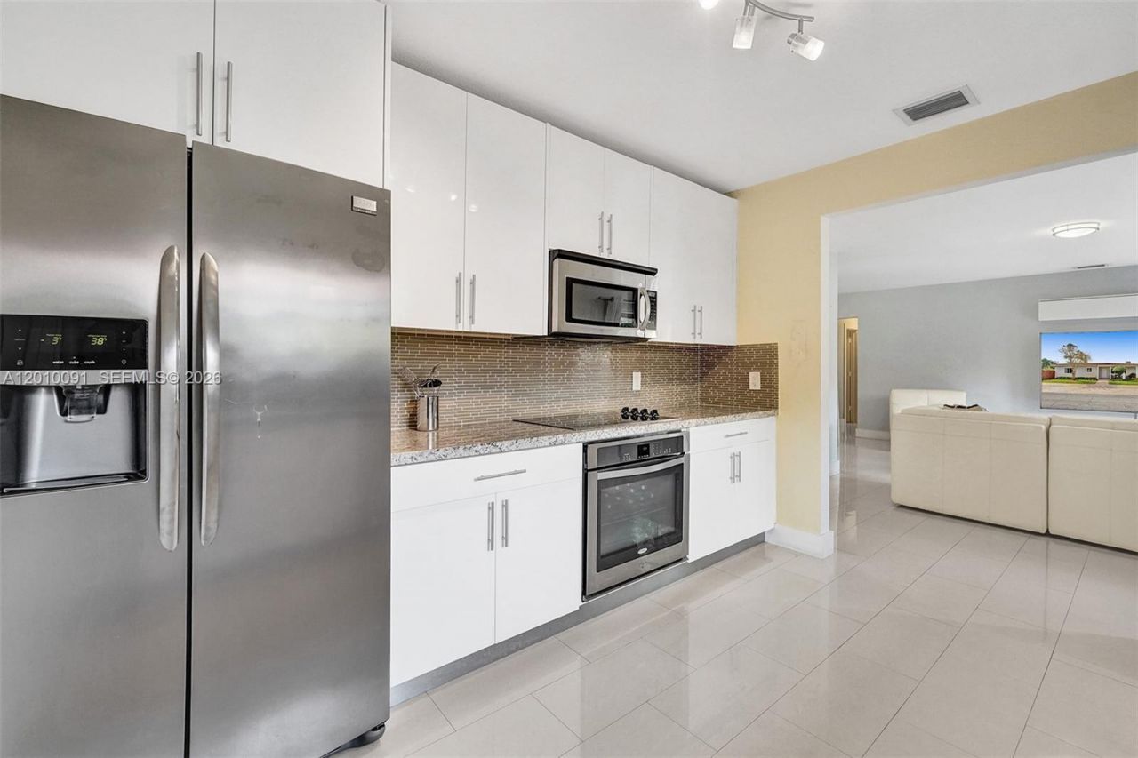 1146 NE 17th Ter, Unit 1146, Fort Lauderdale, FL 33304 Photo