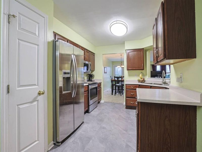 504 Fieldgate Drive, Florence, KY 41042 Photo 13