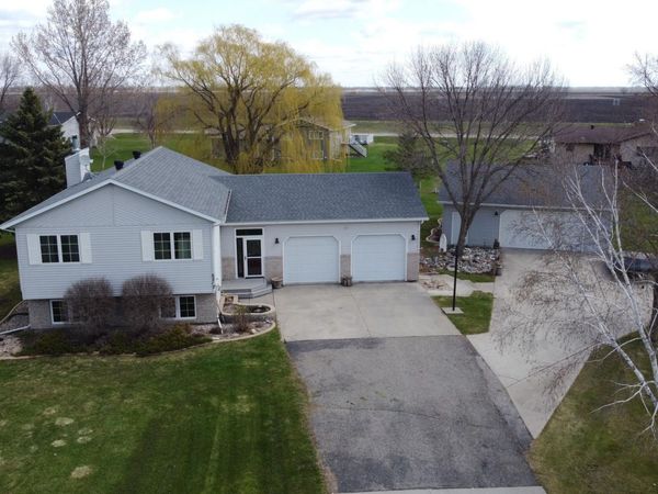 6212 13th Street N, Moorhead, MN 56560