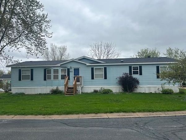 611 Opal Circle, Lannon, WI 53046