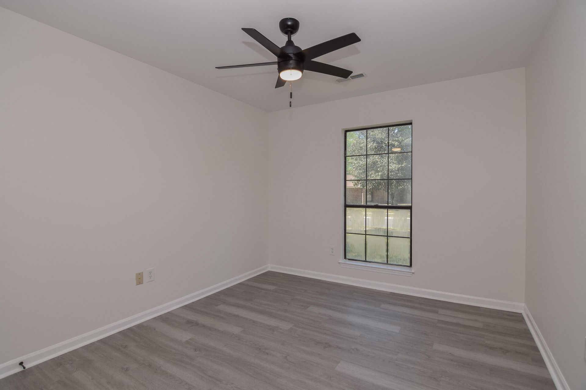 206 Tram Boulevard Photo 10