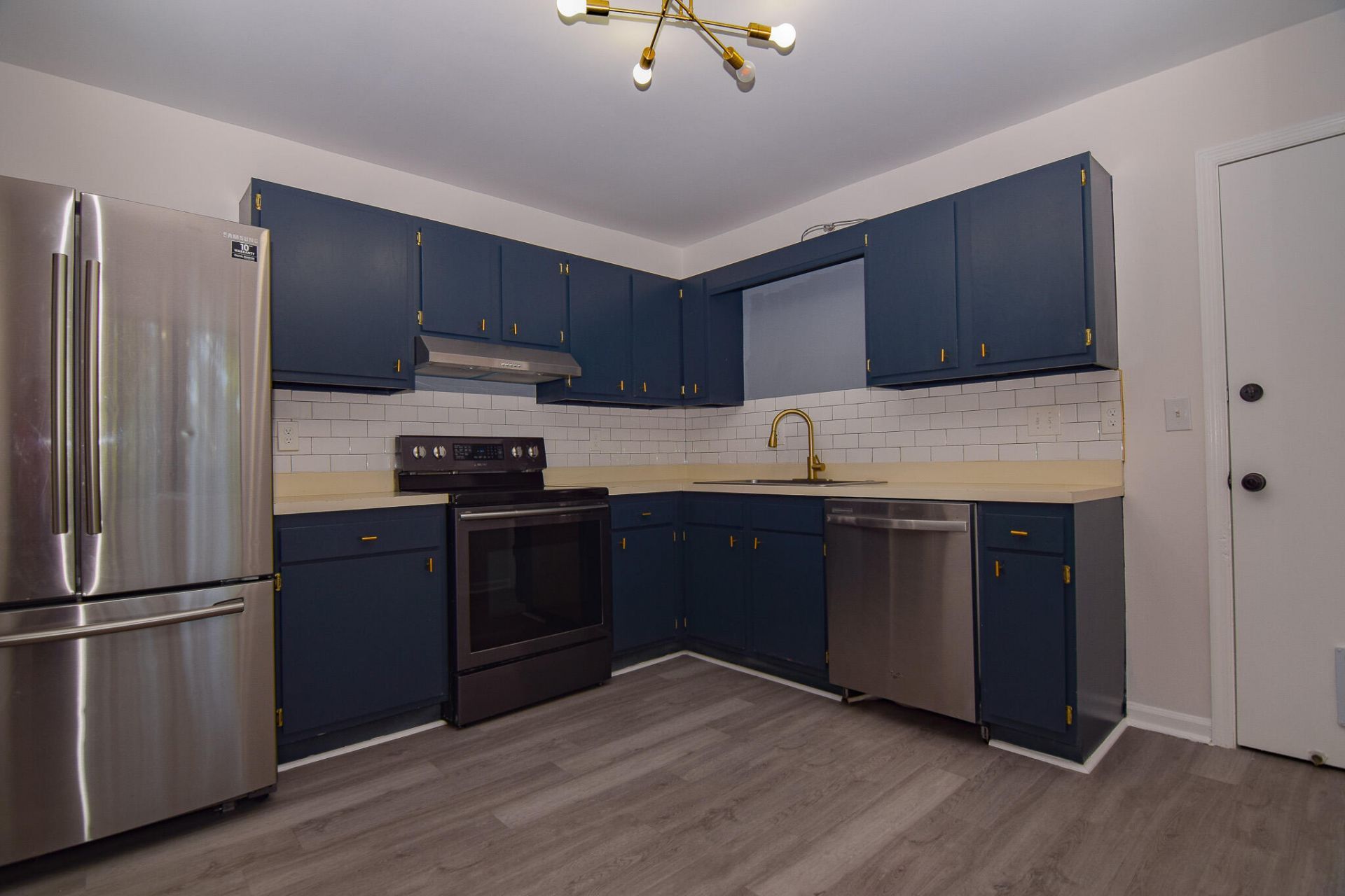 206 Tram Boulevard Photo 5