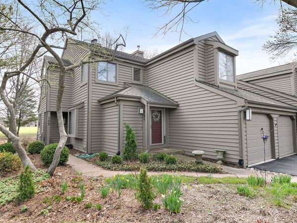 723 Golf Lane , Unit 944, Lake Barrington, IL 60010