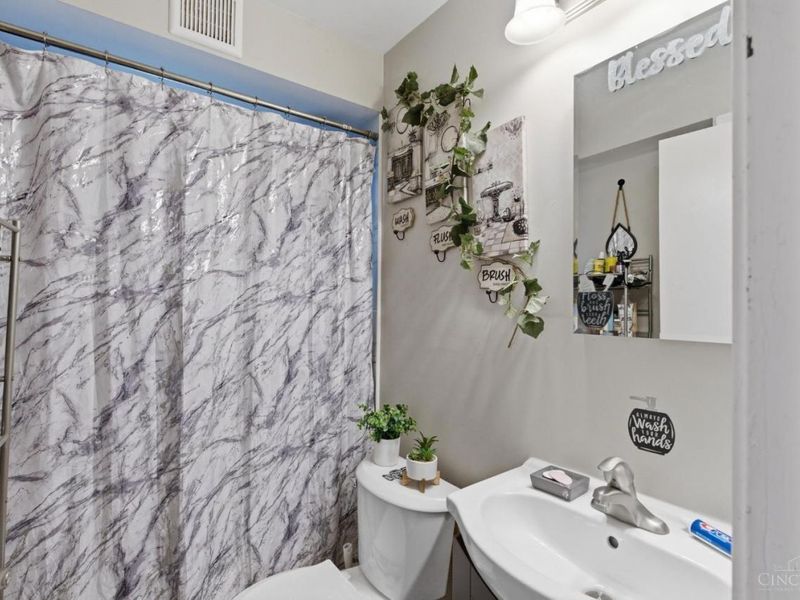 781 Clanora Drive, Cincinnati, OH 45205 Photo 14