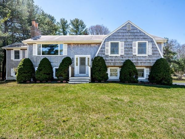 29 Carl Landi Cir, Falmouth, MA 02536