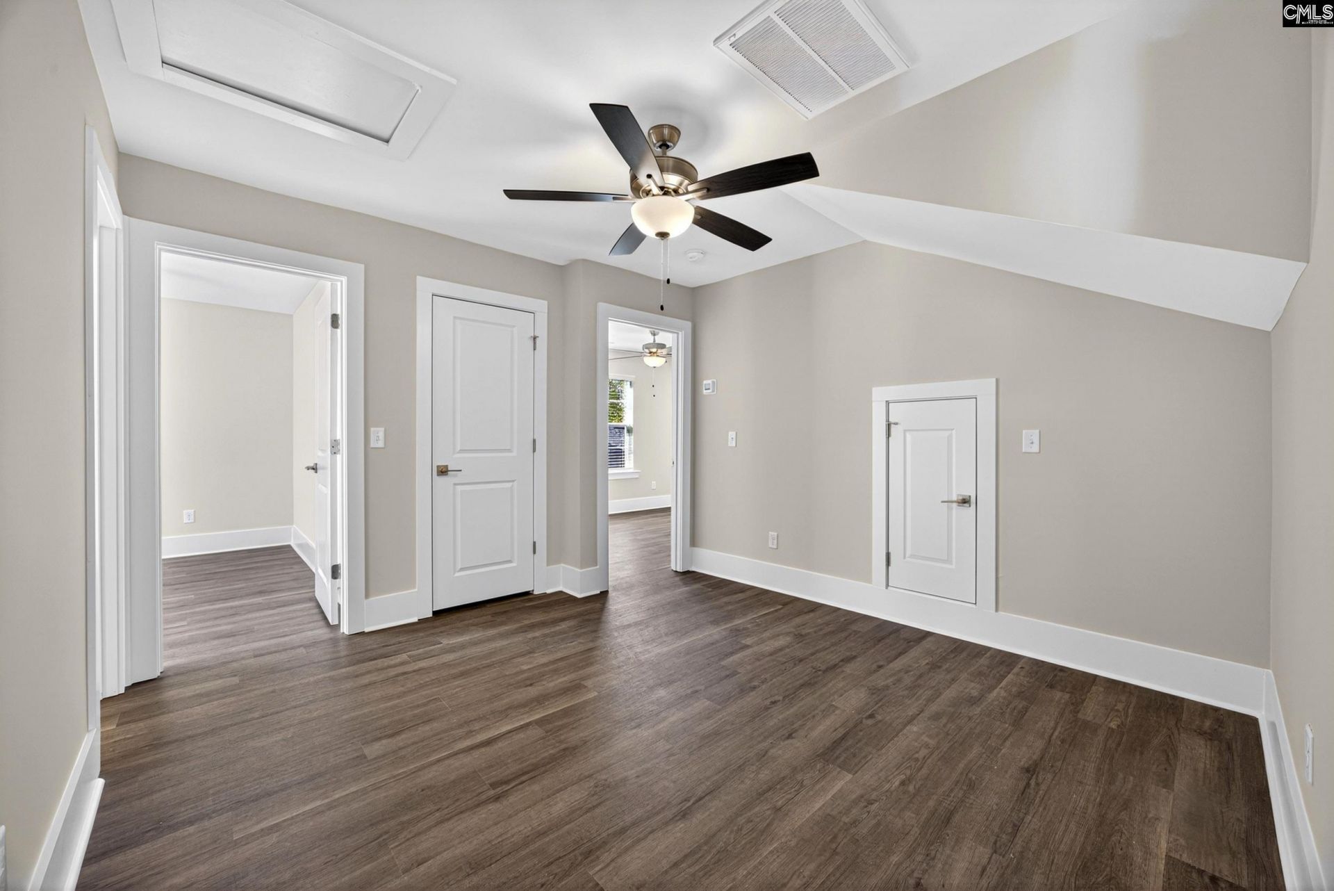 2046 Shallow Bluff Court  Photo 32