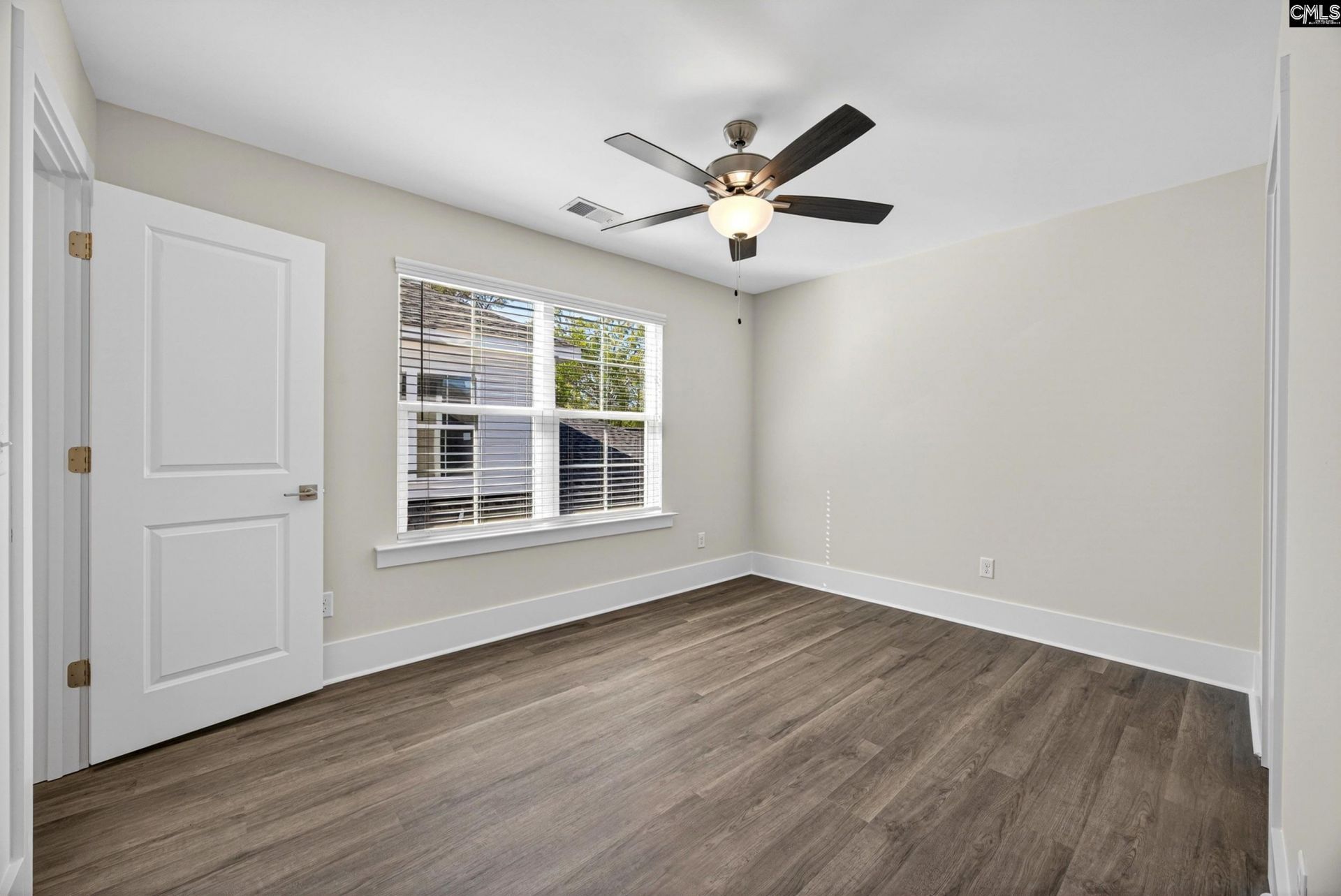 2046 Shallow Bluff Court  Photo 35
