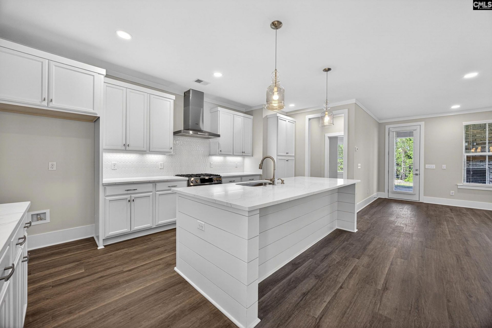 2046 Shallow Bluff Court  Photo 4
