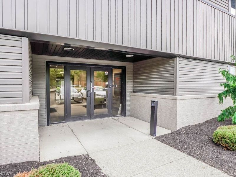 4974 Higbee Avenue NW, Unit 103, Canton, OH 44718 Photo 3