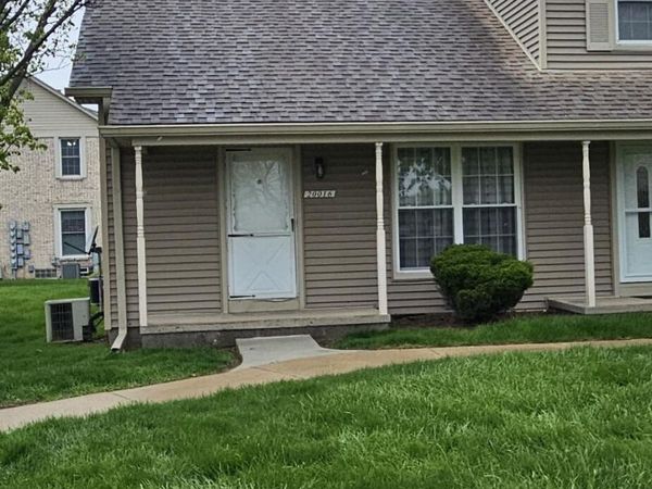 20016 Village Green Court, Brownstown, MI 48183