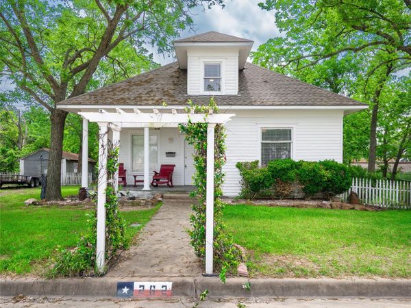 262 W Richmond ST , Giddings, TX 78942