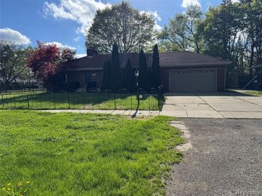 27315 Lathrup Boulevard, Lathrup Village, MI 48076