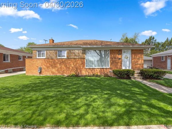 8262 Vine Avenue, Allen Park, MI 48101