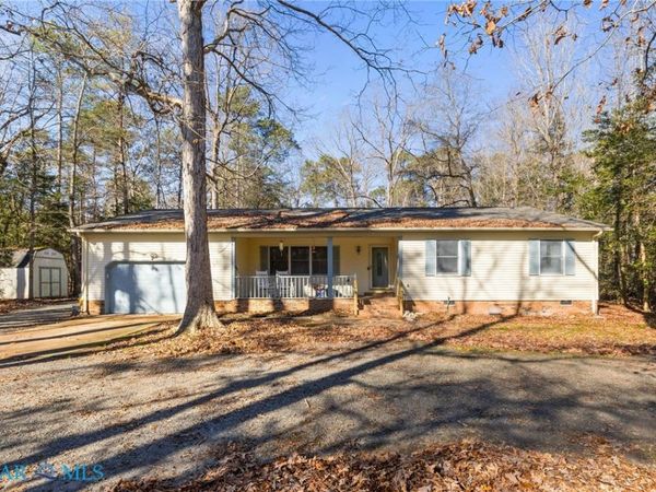5403 Jonquil Lane , Gloucester, VA 23061