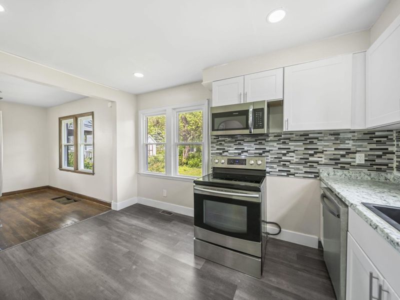 1676 E Lakeview Avenue, Columbus, OH 43224 Photo 10