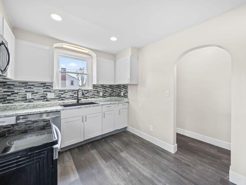 1676 E Lakeview Avenue, Columbus, OH 43224 Photo 11