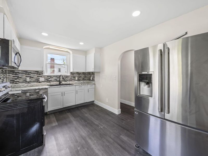 1676 E Lakeview Avenue, Columbus, OH 43224 Photo 12