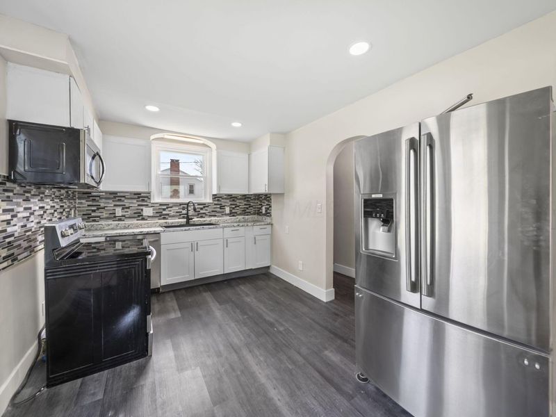 1676 E Lakeview Avenue, Columbus, OH 43224 Photo 13