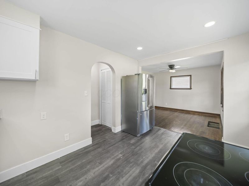 1676 E Lakeview Avenue, Columbus, OH 43224 Photo 14