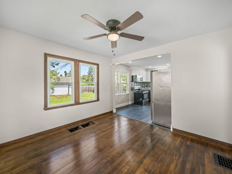 1676 E Lakeview Avenue, Columbus, OH 43224 Photo 15