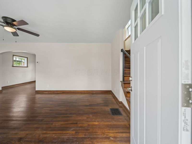 1676 E Lakeview Avenue, Columbus, OH 43224 Photo 3