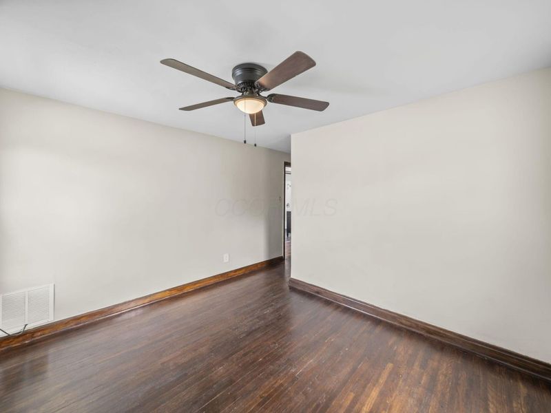 1676 E Lakeview Avenue, Columbus, OH 43224 Photo 32