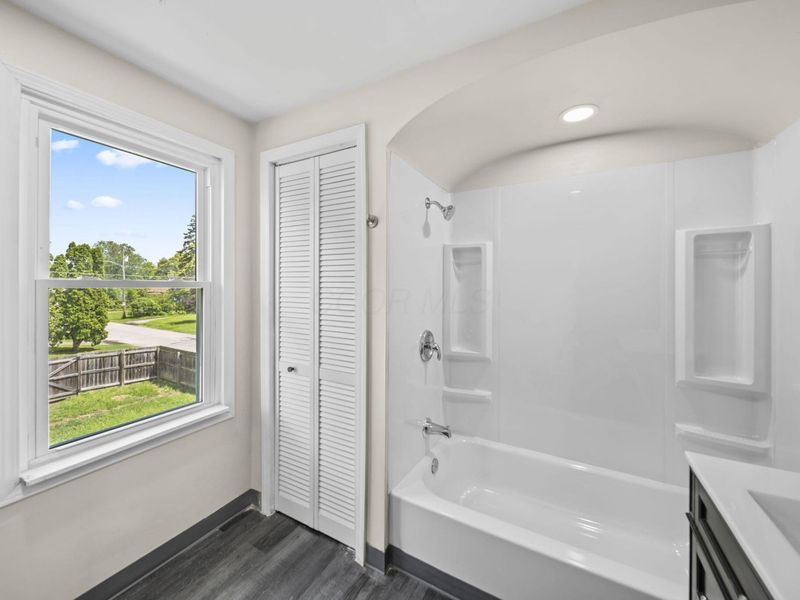 1676 E Lakeview Avenue, Columbus, OH 43224 Photo 36