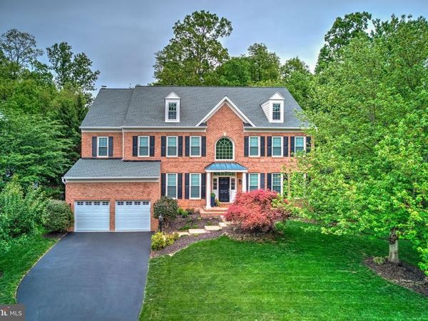 12111 WALNUT BRANCH ROAD, RESTON, VA 20194