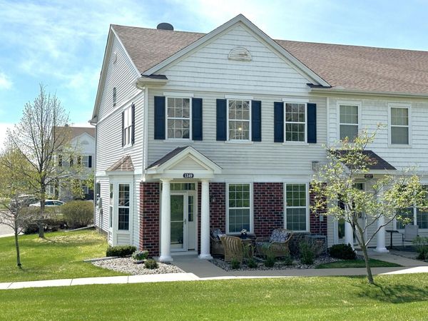 1249 Chateau Avenue, Unit 405, Maplewood, MN 55109