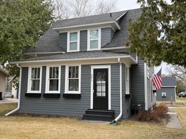 201 6th Avenue SE, Roseau, MN 56751