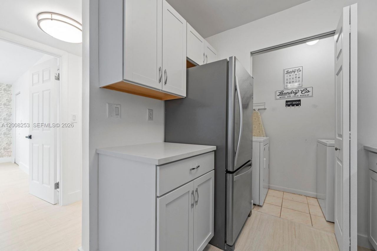 903 NE 199th St , Unit 104, Miami, FL 33179 Photo
