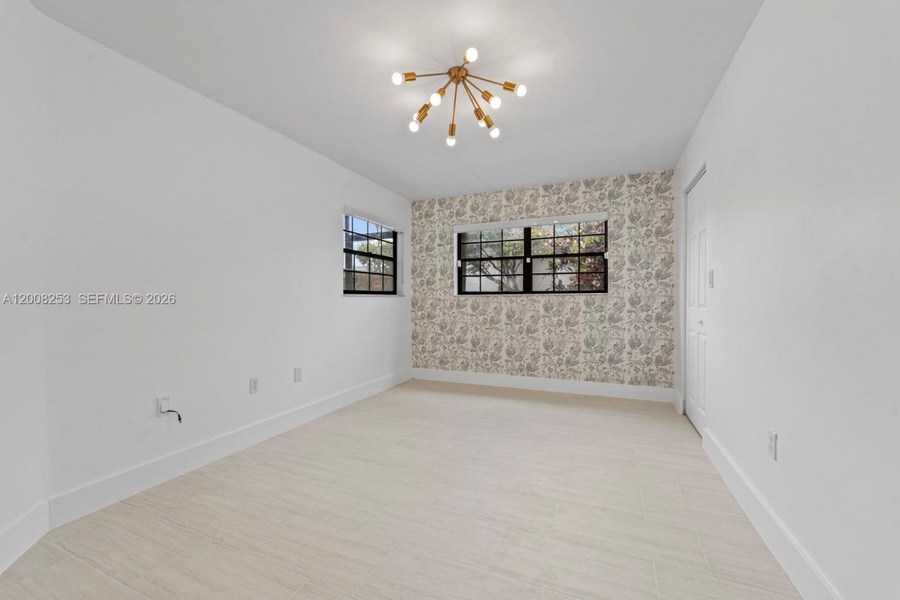 903 NE 199th St , Unit 104, Miami, FL 33179 Photo