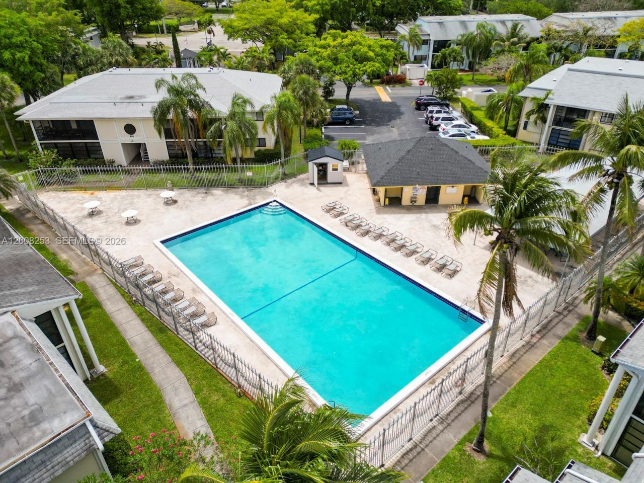 903 NE 199th St , Unit 104, Miami, FL 33179 Photo
