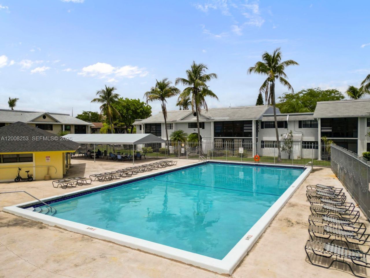 903 NE 199th St , Unit 104, Miami, FL 33179 Photo