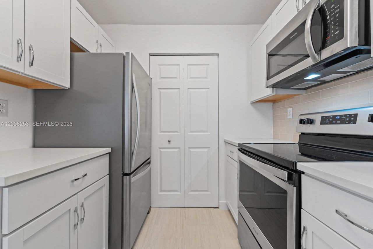 903 NE 199th St , Unit 104, Miami, FL 33179 Photo