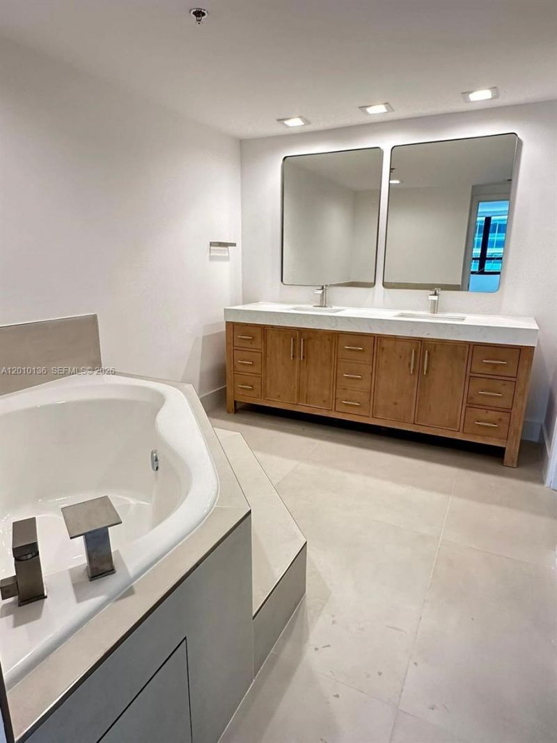 10205 Collins Ave, Unit 907, Bal Harbour, FL 33154 Photo