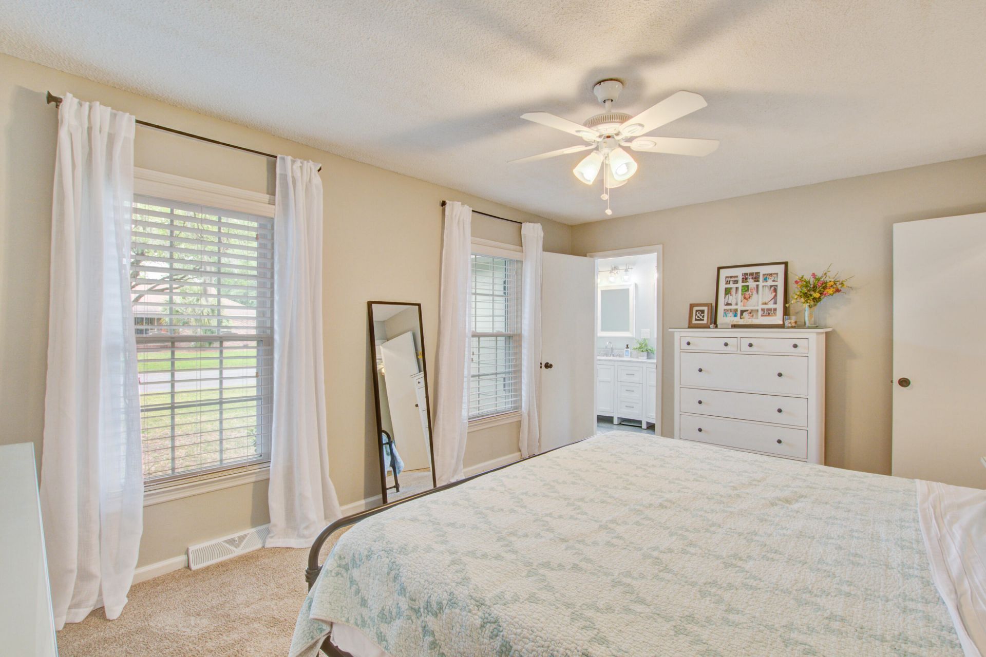 2115 Hunter Creek Drive Photo 34